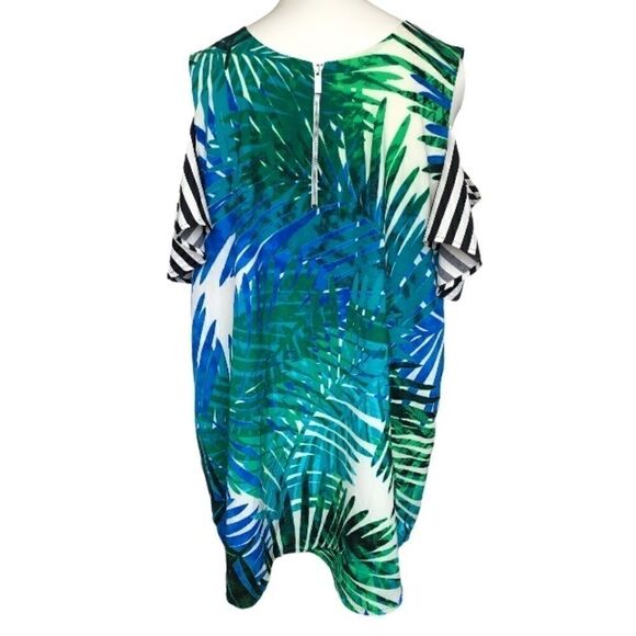 Calvin Klein size large cold shoulder back zip top - Picture 4 of 9